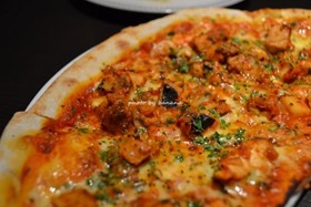アリビラ周辺レストラン mintamaミンタマ　おすすめカプリチョーザピザ