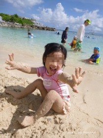子供と沖縄で海水浴