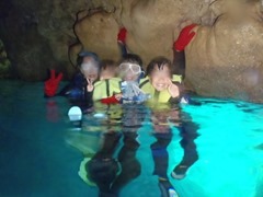 ３歳と一緒の青の洞窟シュノーケルツアー